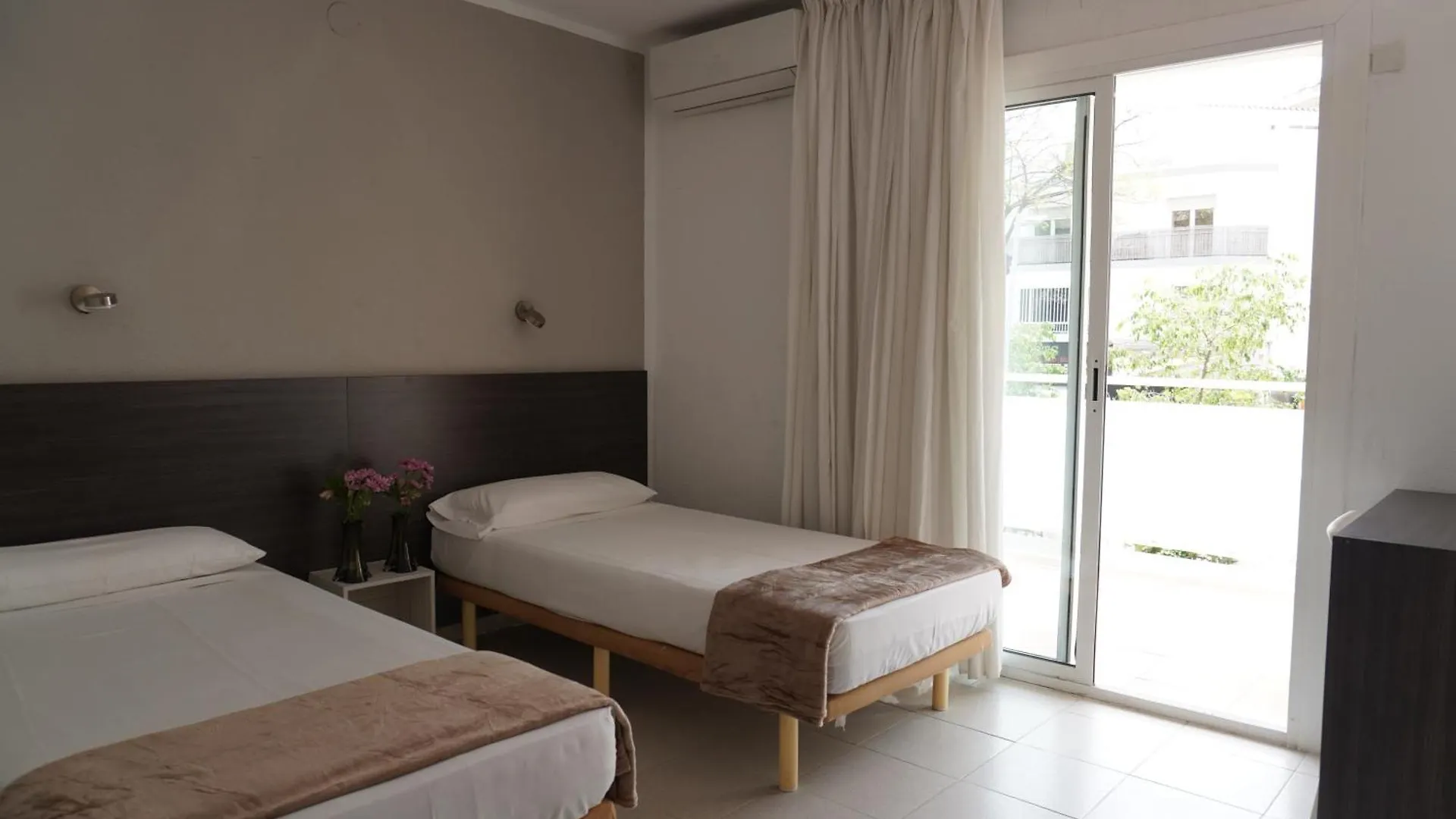 סאלו Hotel Ram Rooms Tahiti