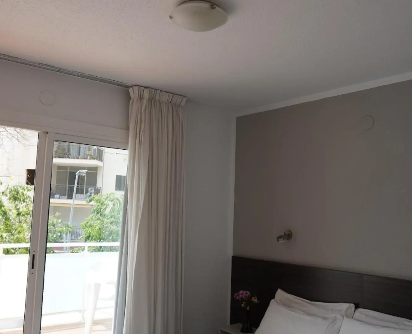 סאלו Hotel Ram Rooms Tahiti 0*,