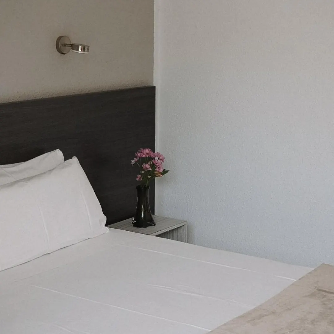 סאלו Hotel Ram Rooms Tahiti 0*,