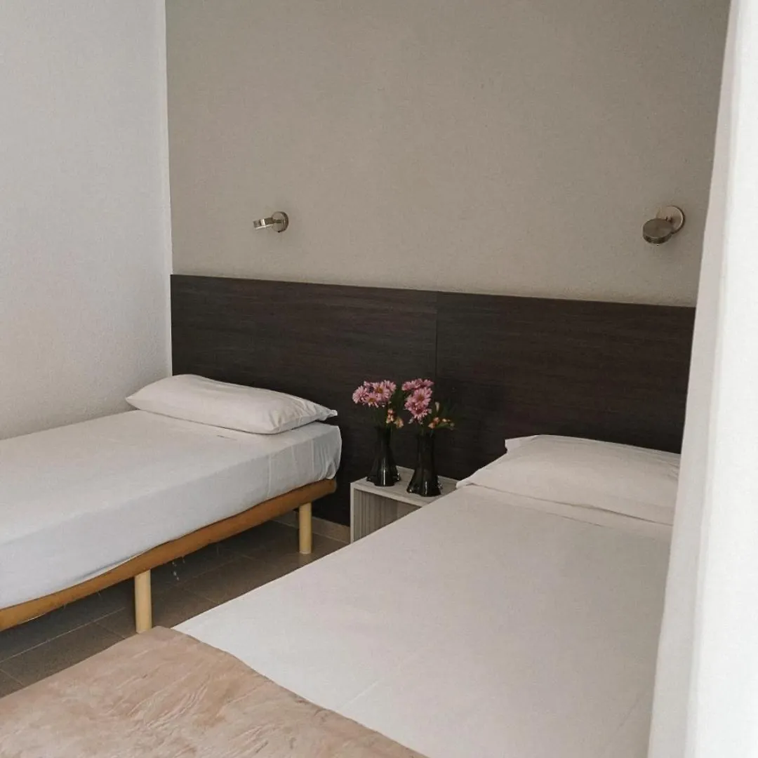 סאלו Hotel Ram Rooms Tahiti ספרד